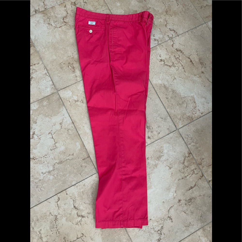 Beautiful Vineyard Vines Club pant 35x32 in salmon  color